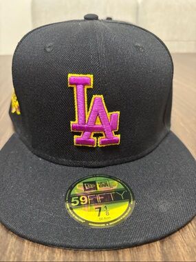 New Era Black Fitted Cap with Purple and Yellow LA Logo 7 1/8